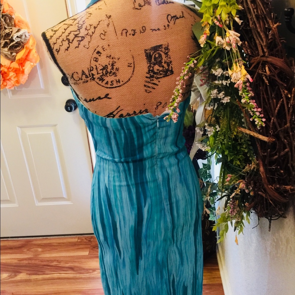 Arden B halter top dress - Picture 3 of 4